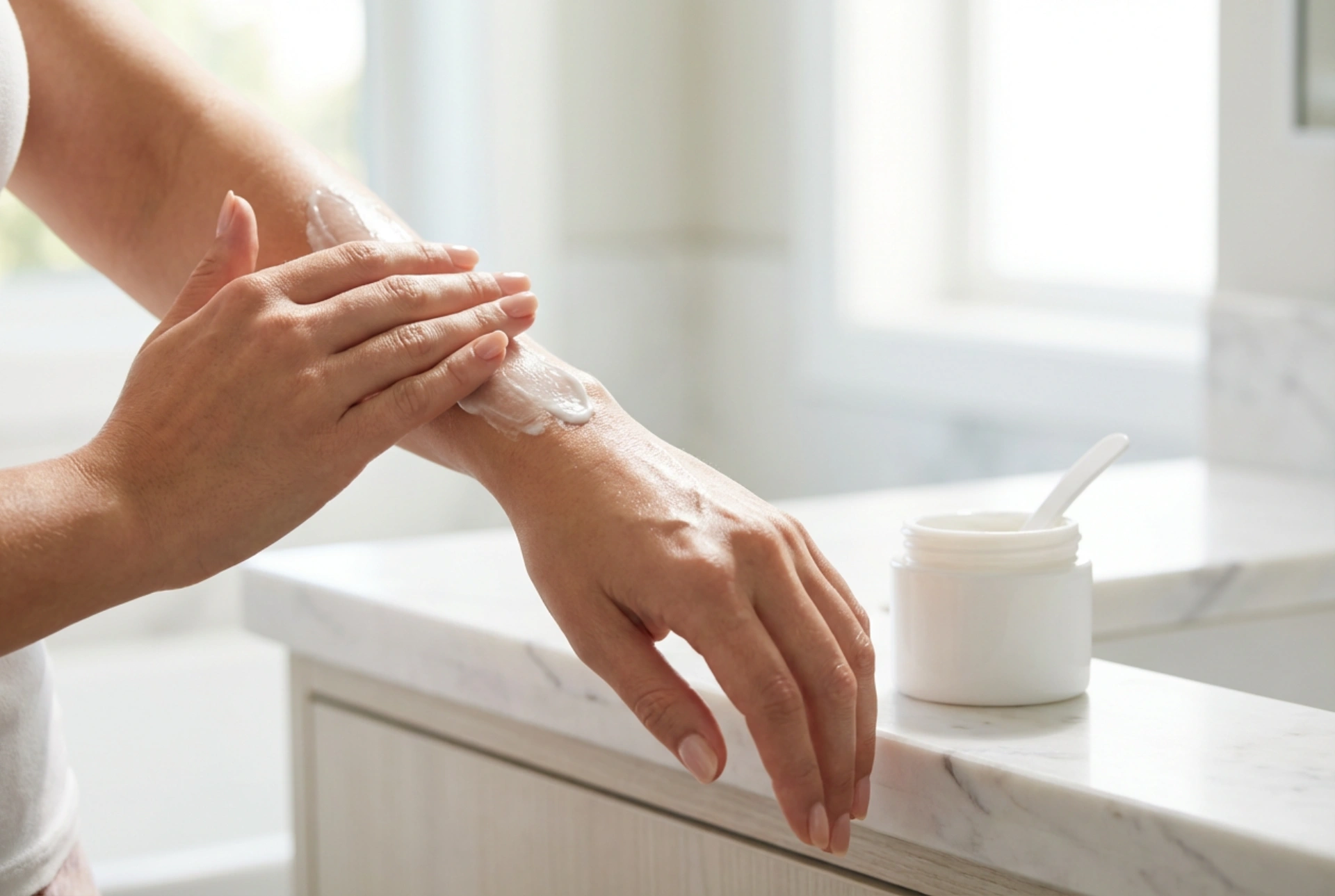 Crema viso ultra-idratante: quando è utile e come applicarla