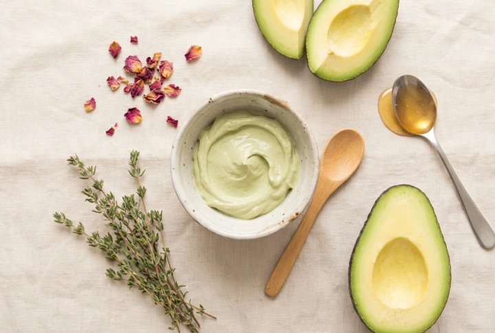 Maschera viso fai da te: ricette sicure, preparazione e applicazione