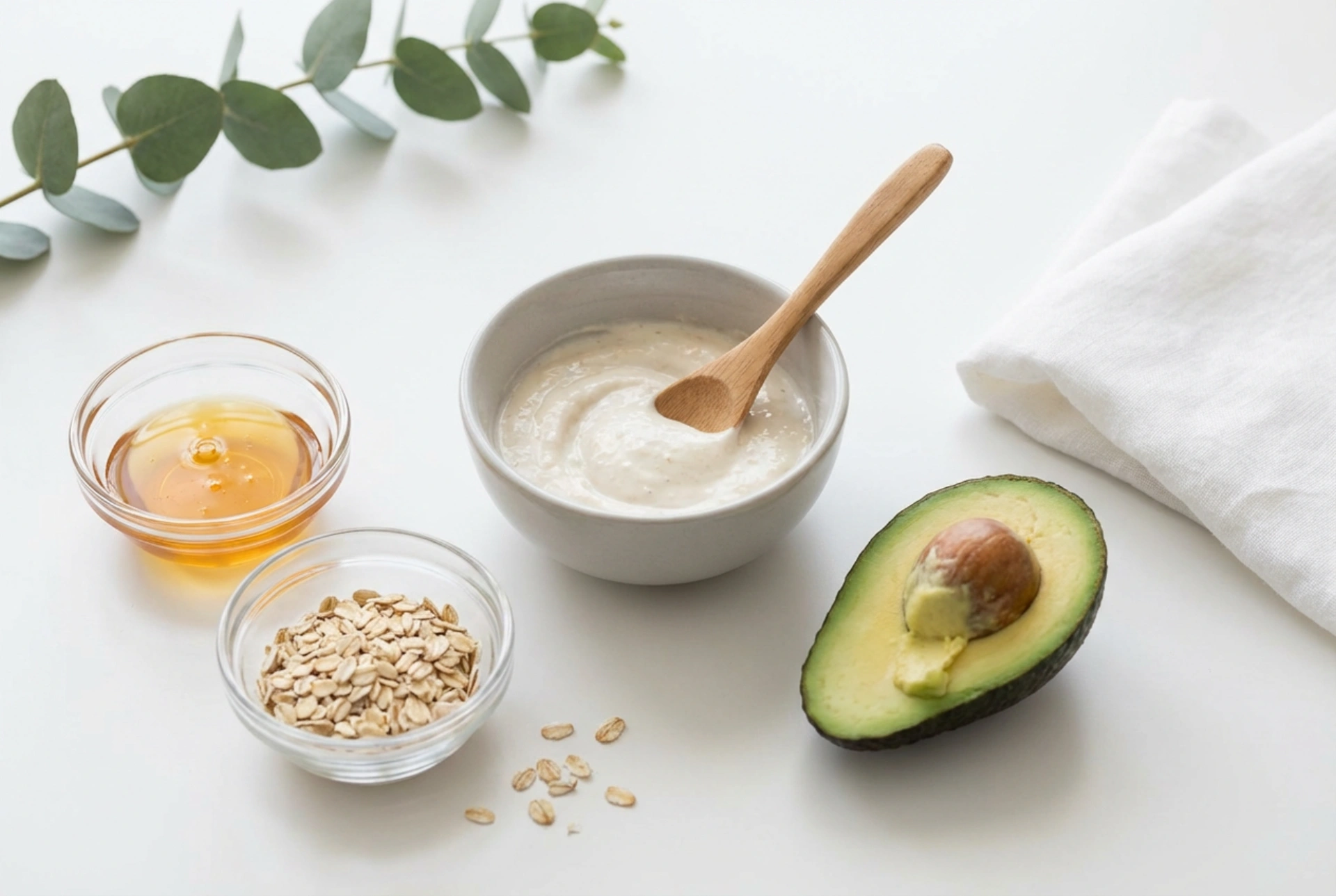 Maschera viso idratante fai da te: ricette semplici e applicazione