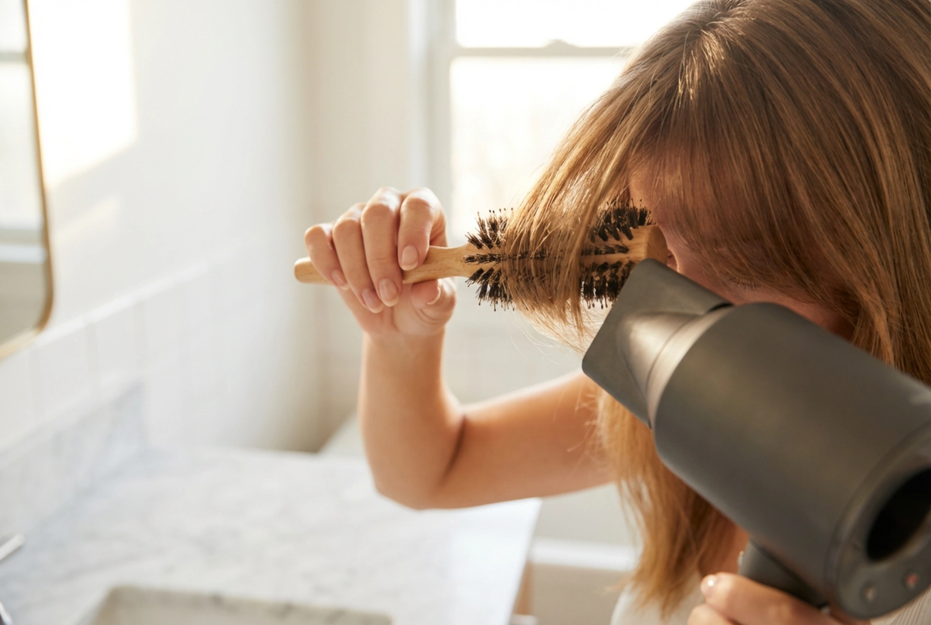 Frangia Leggera: Come Tagliarla e Acconciarla per un Volume Naturale