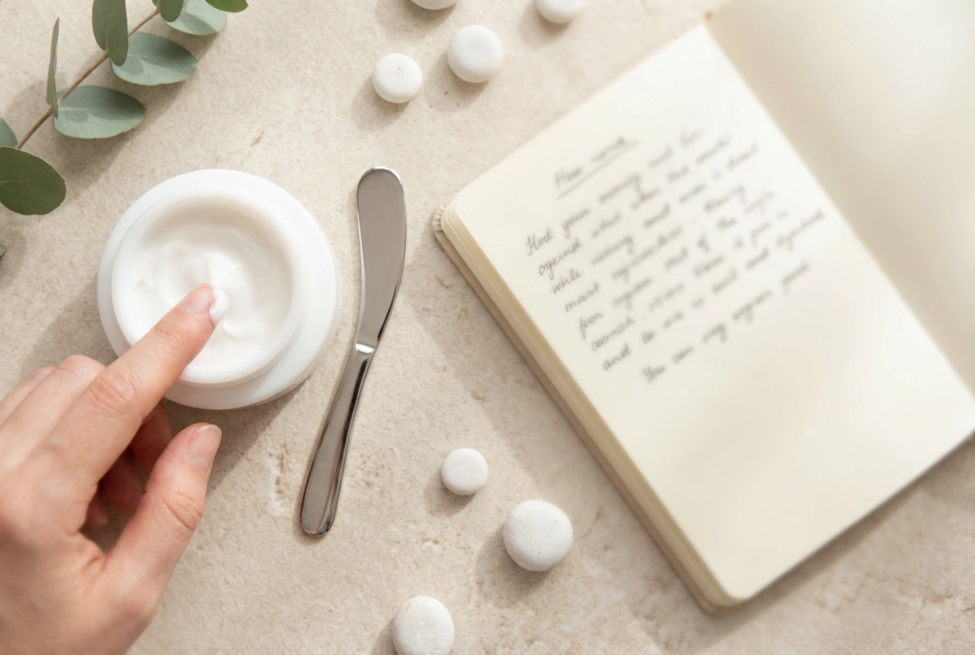 Crema idratante quotidiana: come leggere l'INCI e scegliere la consistenza