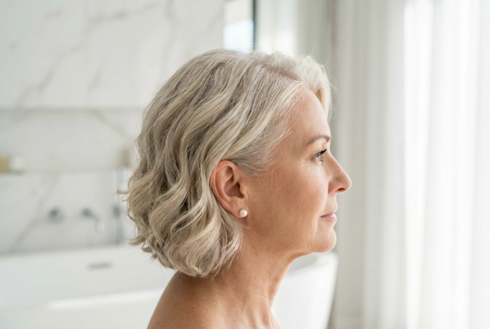 Matrimonio: acconciature eleganti per una cinquantenne con i capelli corti