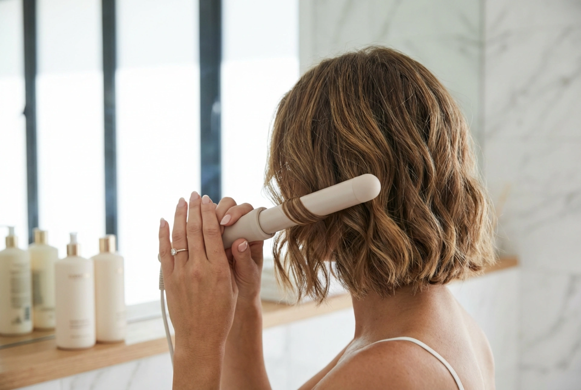 Onde spezzate su capelli corti passo dopo passo: strumenti e fissaggio