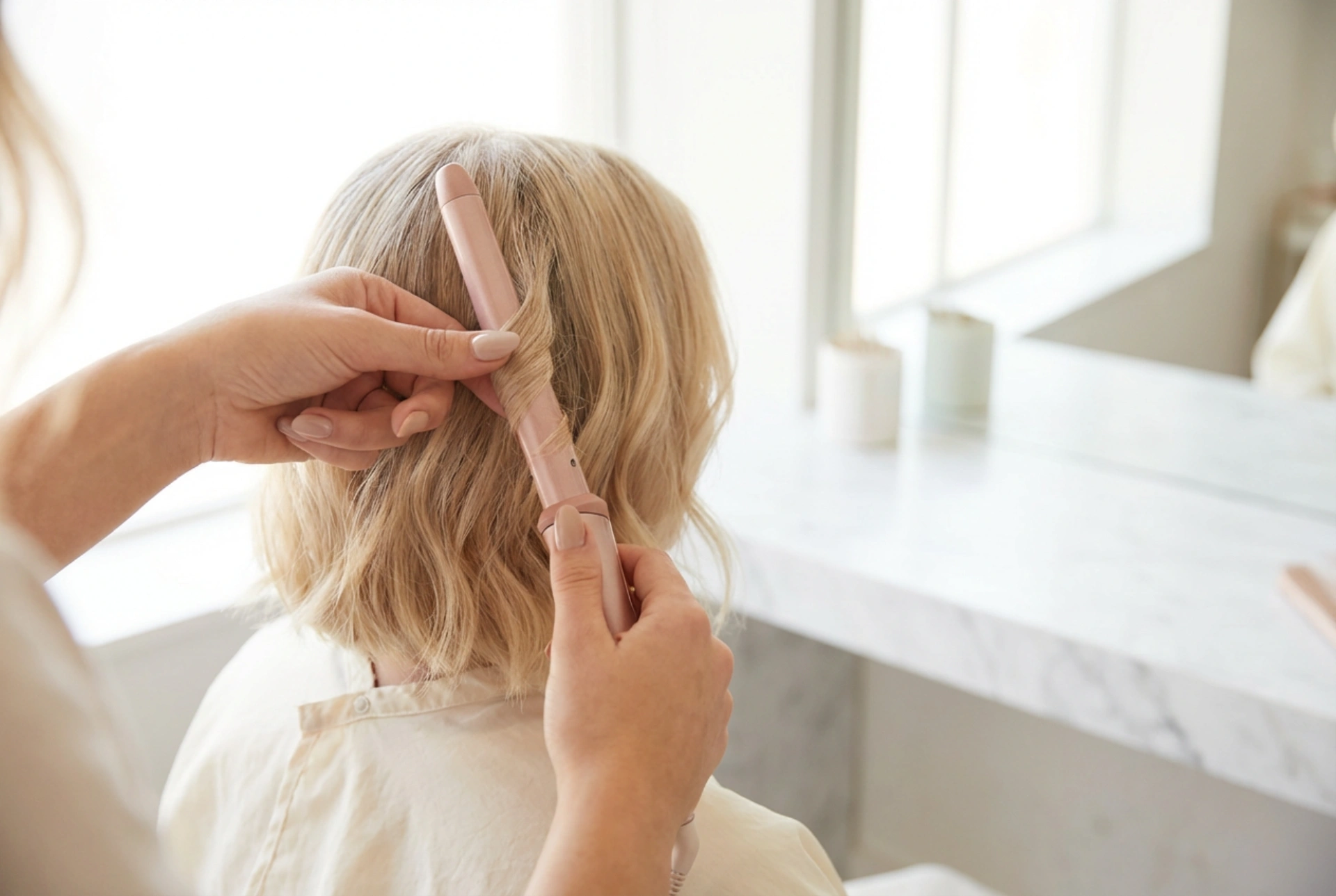 Arricciacapelli per capelli corti: diametri, trucchi e fissaggio della piega