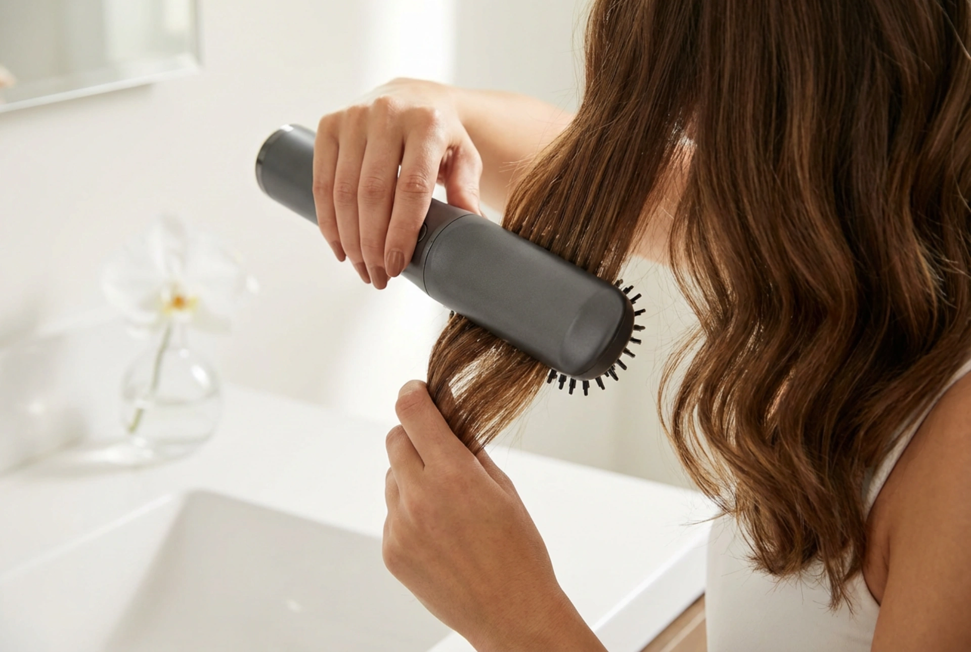 Come usare al meglio la spazzola ad aria calda: accessori e trucchi per lo styling