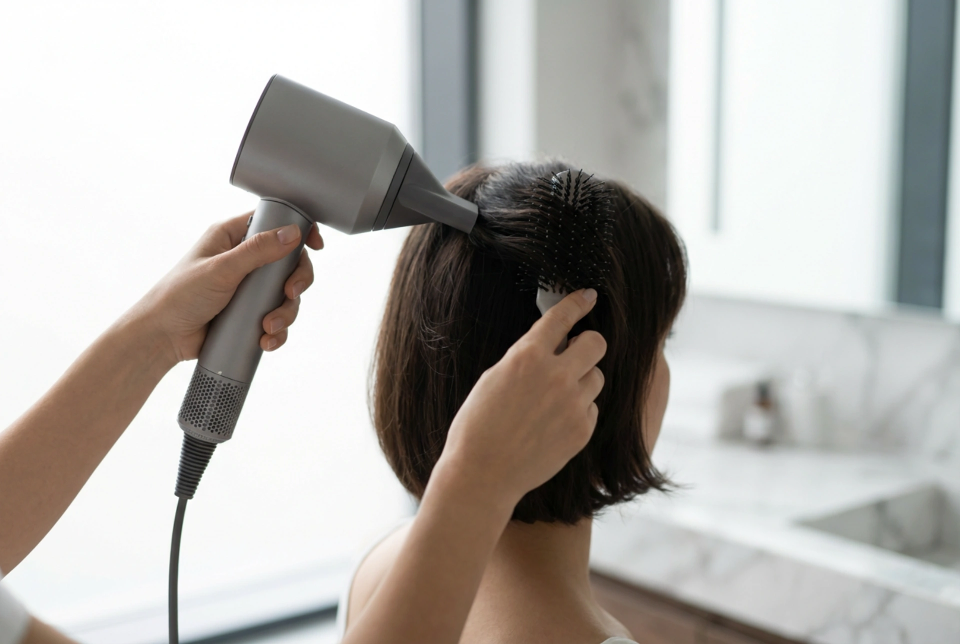 Asciugacapelli per capelli corti: asciugatura rapida e styling vicino alla cute