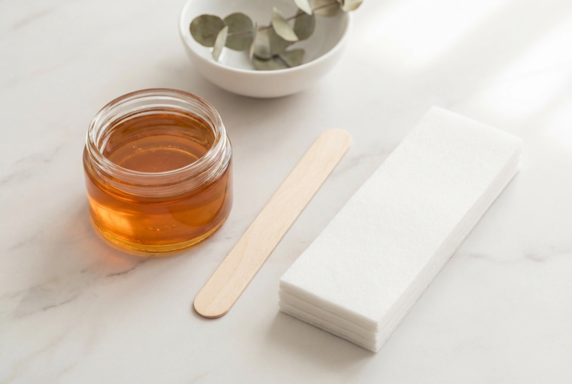 Ceretta a caldo liposolubile: quando sceglierla e come applicarla correttamente