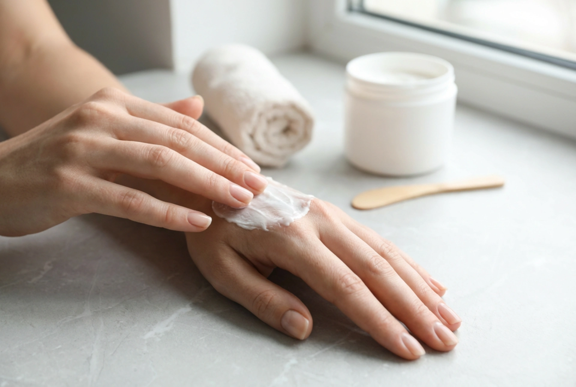 Maschera per le mani: scelta della formula, applicazione e potenziamento degli effetti