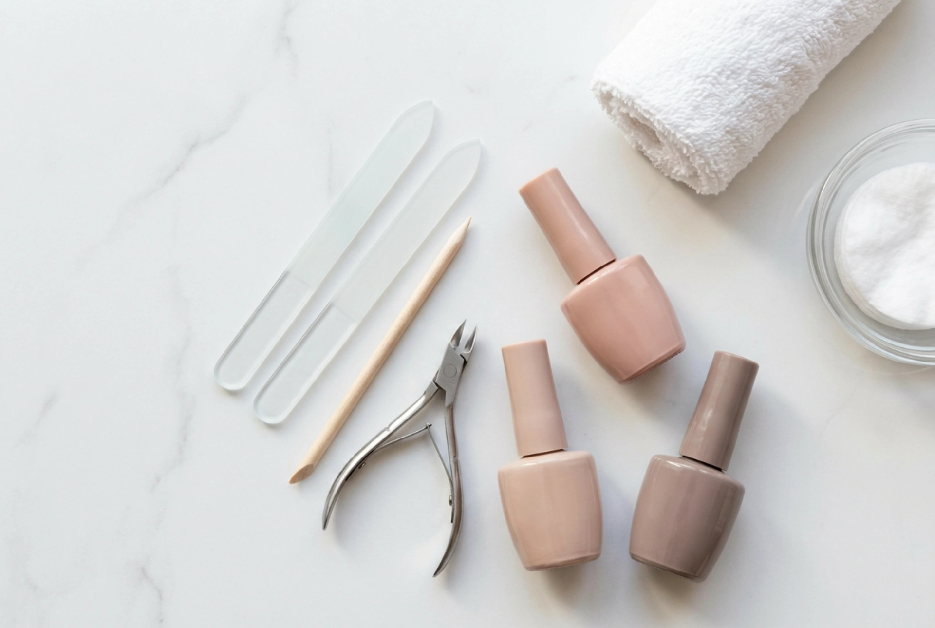 Kit professionale per unghie: differenze con quello domestico e guida alla scelta