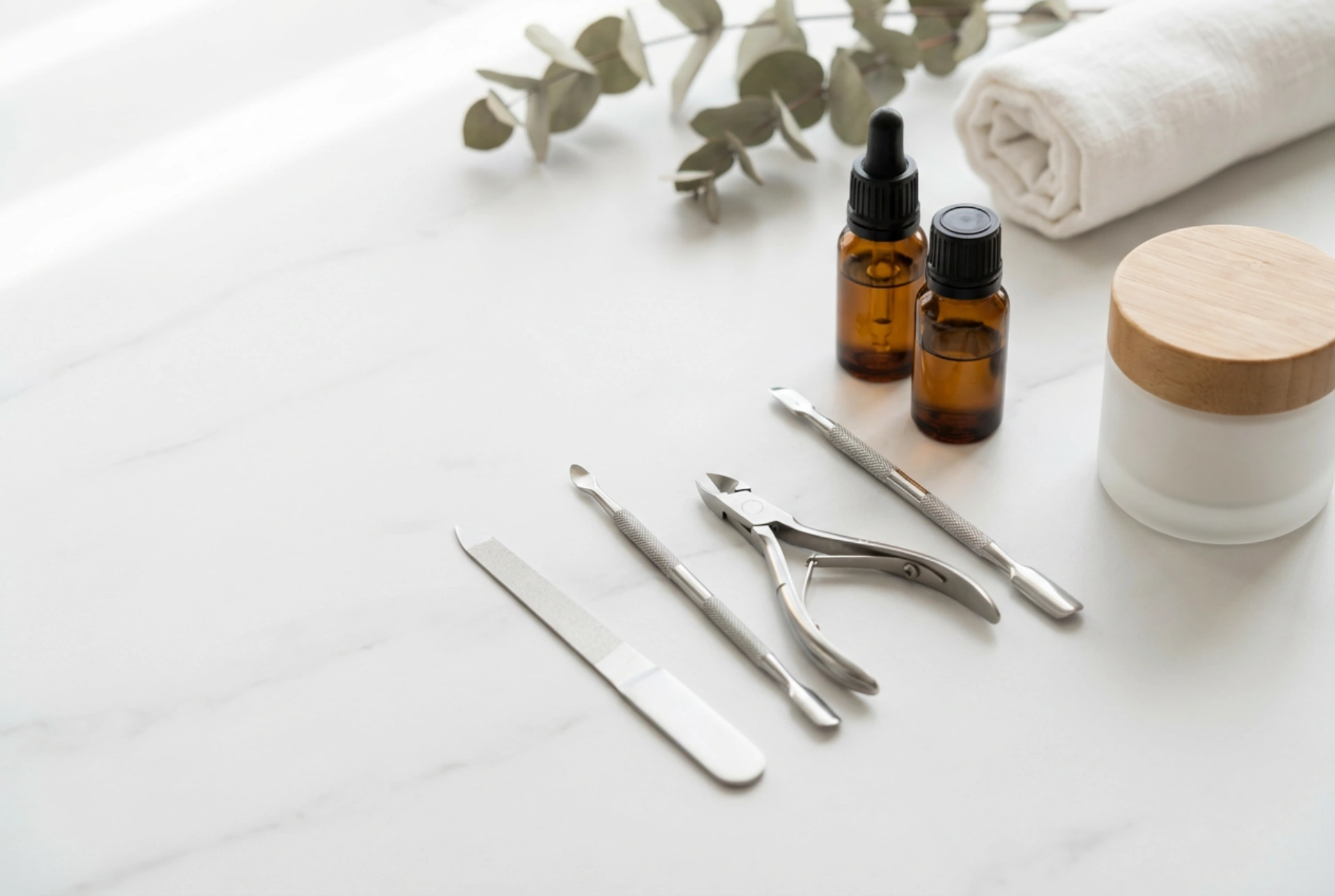 Kit professionale per manicure e pedicure: cosa include e come curarne l'igiene