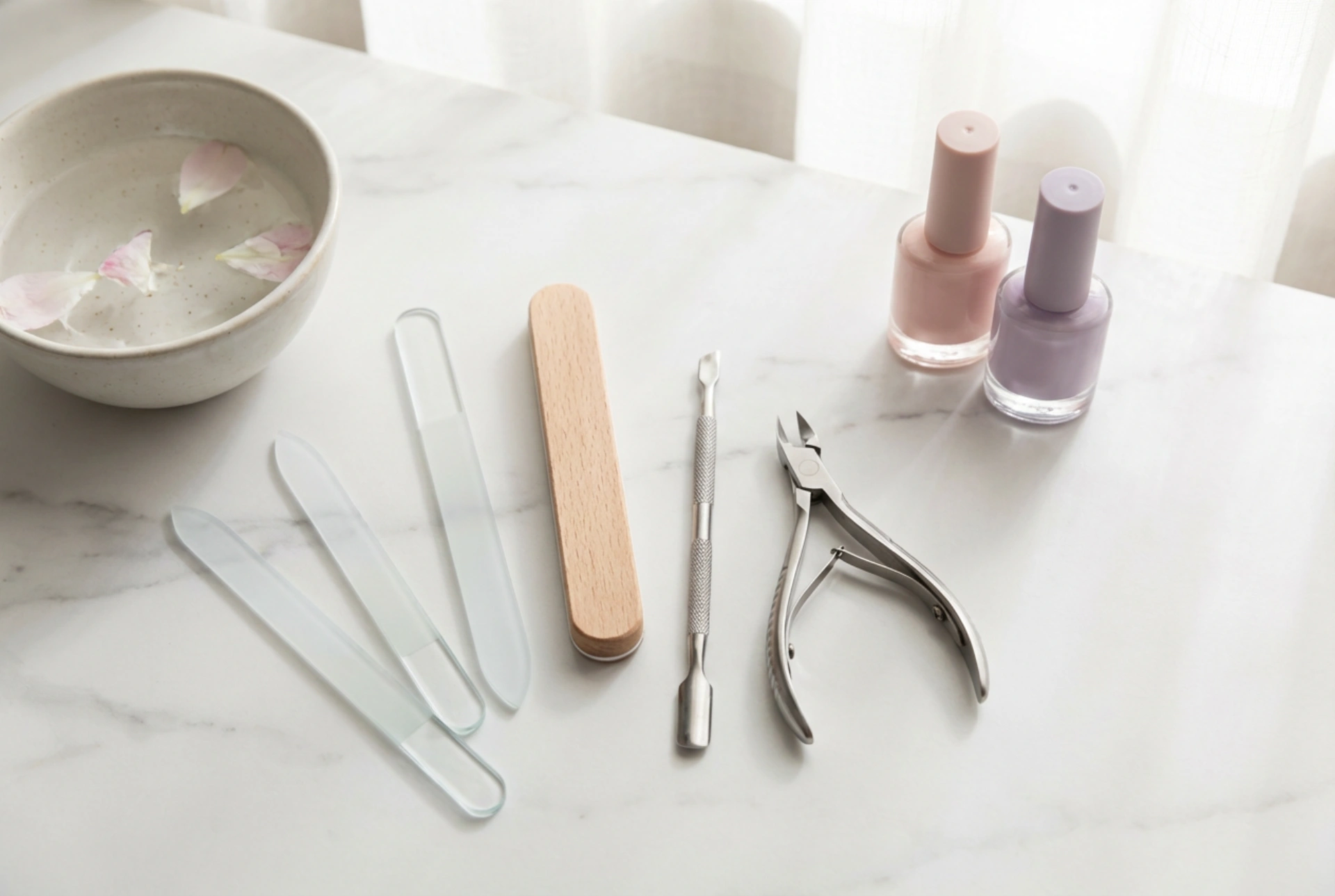 Kit per la cura delle unghie a casa: accessori essenziali e il loro utilizzo