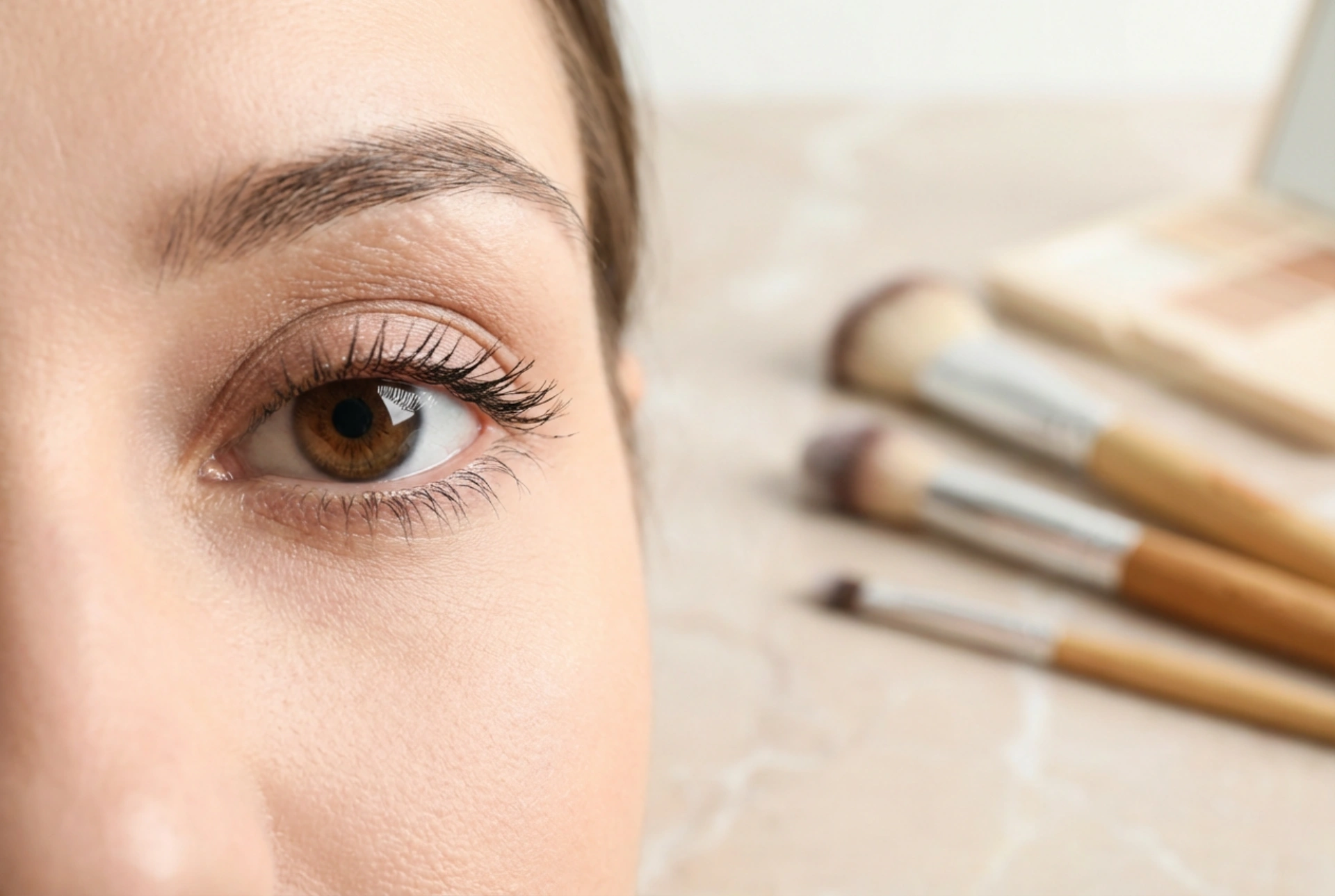 Trucco occhi naturale: un effetto fresco in pochi semplici passaggi