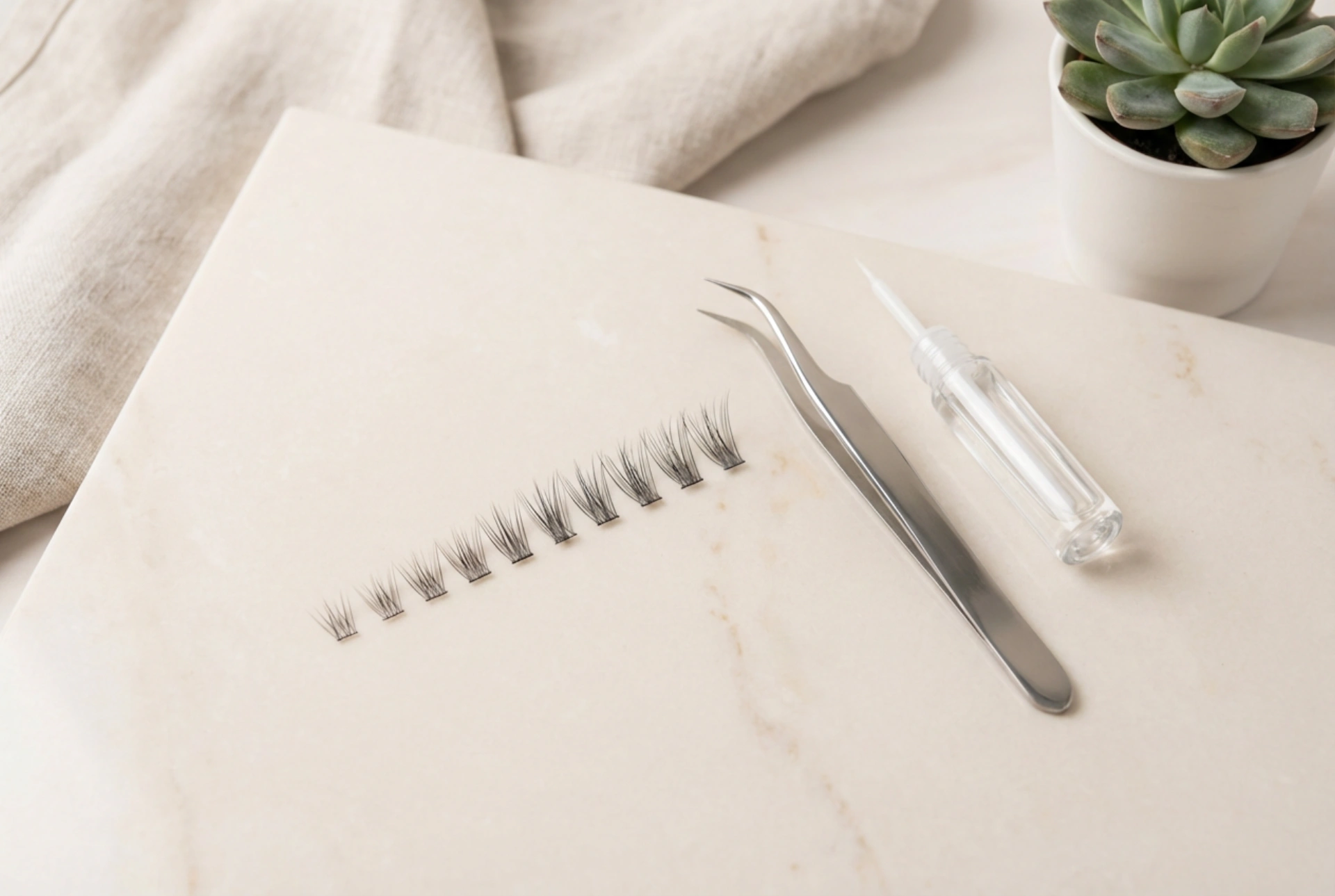 Ciglia a ciuffetti per principianti: scelta della lunghezza e applicazione