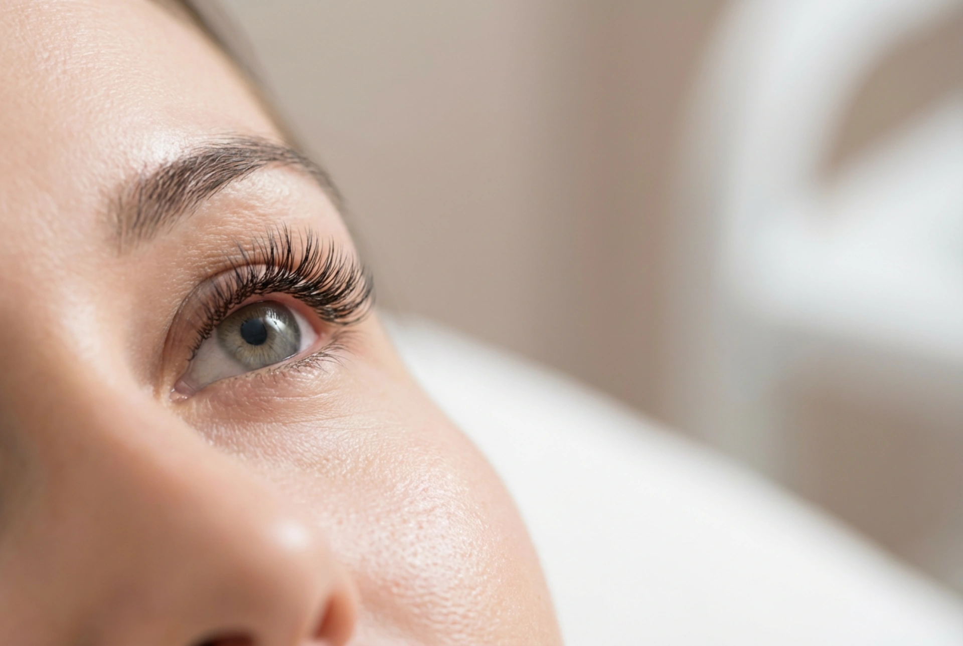 Effetto lifting: il mascara incurvante per ciglia definite senza grumi