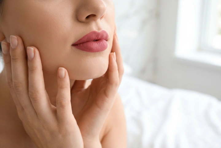 Trucco Labbra Senza Segreti: Contorno, Riempimento e Fissaggio