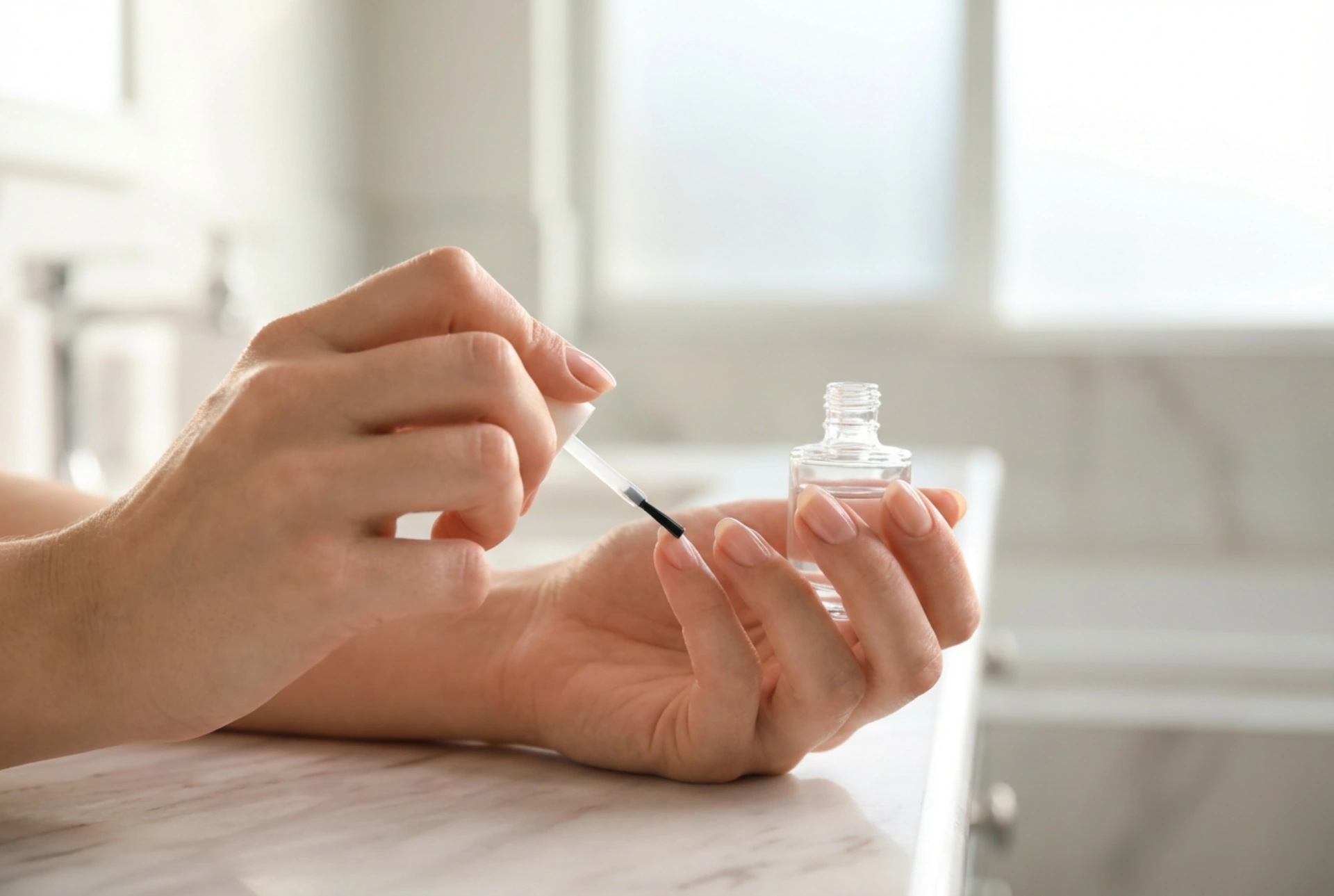 Base coat per unghie: perché usarlo e come applicarlo