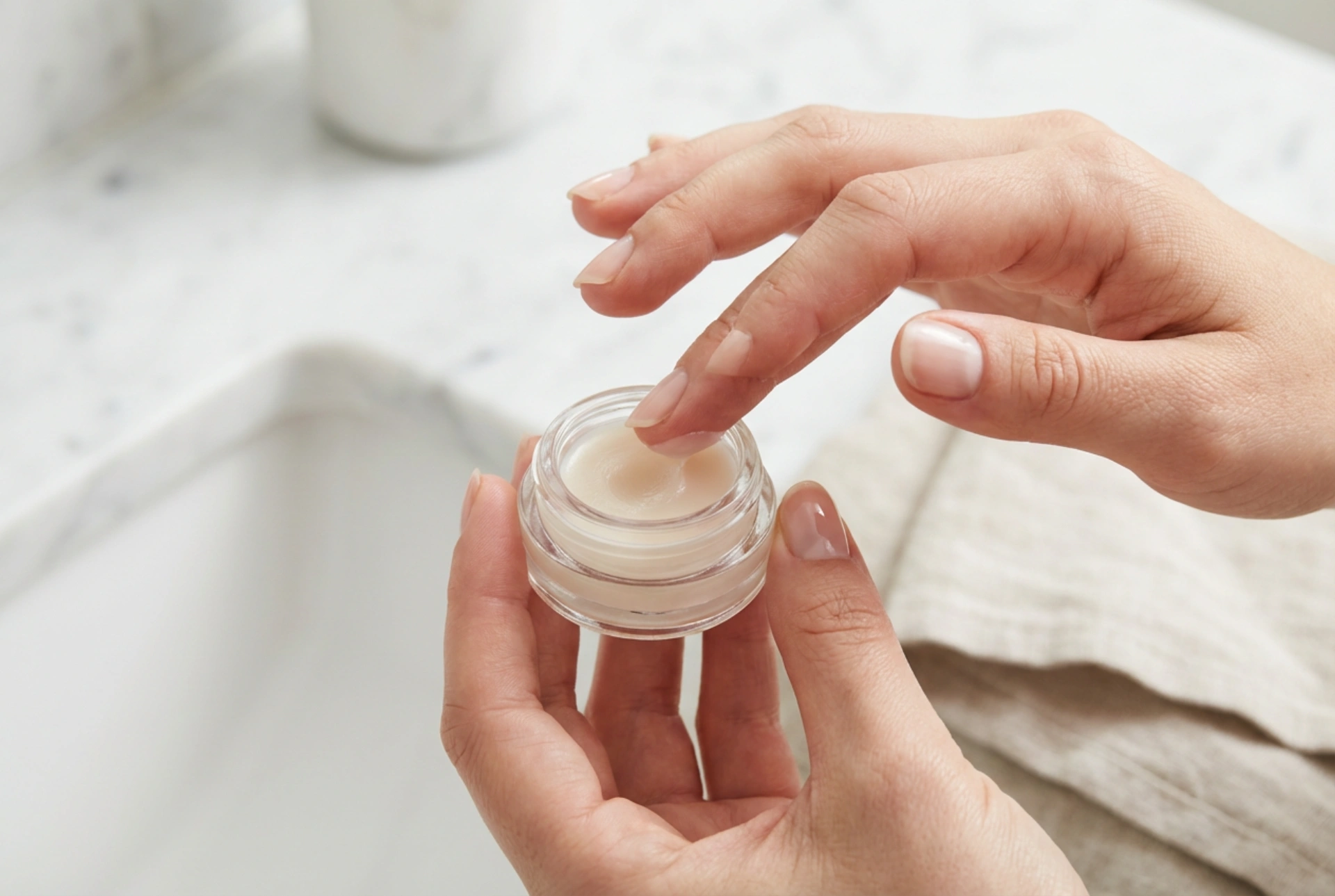 Primer per Occhi: Dove e Come Applicarlo per un Trucco Perfetto